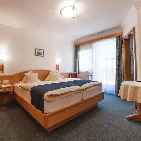Hotel Neumayr 3*