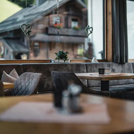 ホテル Neumayr グロースアルル