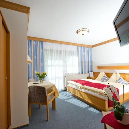 Neumayr Отель 3*